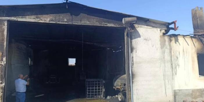 Konya'da Depoda Yangın Faciası! 2 Traktör, Ev ve Gübreler Küle Döndü