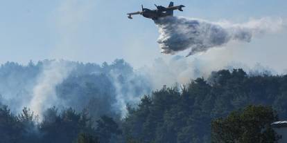 MSB, Denizli'deki orman yangınına müdahale için helikopter görevlendirdi