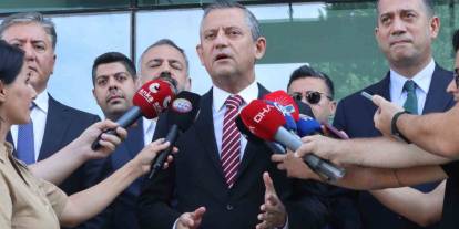Özgür Özel fiziki saldırıya uğradı