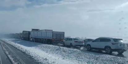 Konya'da kar, tipi ve buzlanma ulaşımı aksatıyor