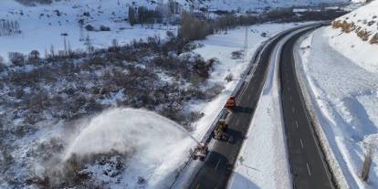 Antalya-Konya yolunda kar etkili oldu