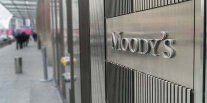 Moody's Fransa'nın kredi notunu düşürdü