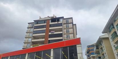 Ankara'da 7 katlı apartmanda daire yangını