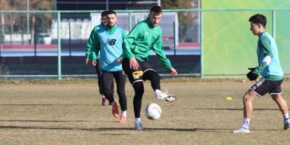 1922 Konyaspor'dan savunmaya takviye