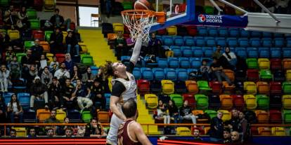 Konya Büyükşehir evinde kazandı! 82-72