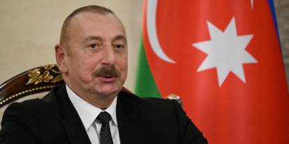 Aliyev, Azerbaycan'ın D-8'e üyeliğini onayladı