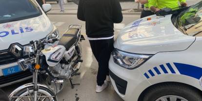 Polis kurallara uymayan motosikletçilere göz açtırmıyor