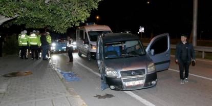 Antalya'da hafif ticari araç ile halk otobüsünün karıştığı kazada 1 kişi öldü