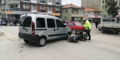 Isparta’da kazada yola savrulan motosiklet sürücüsü yaralandı