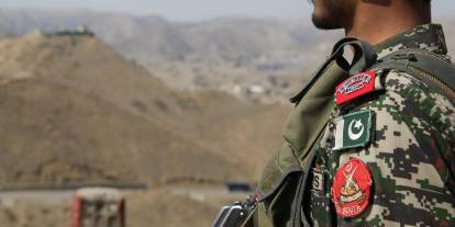 Pakistan'da çıkan çatışmada 3 güvenlik gücü öldü