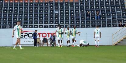 Konyaspor'un kiralık gönderdiği forvet takımı ile küme düştü