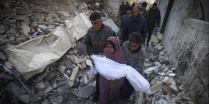 İsrail'in Gazze'ye saldırılarında can kaybı 52 bin 615'e çıktı