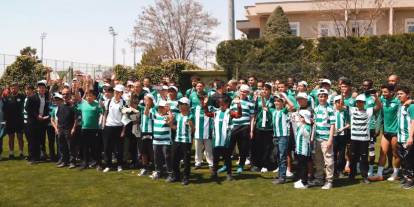Başkan Kılca sözünü tuttu! Karataylı çocuklar Konyasporlu futbolcularla buluştu