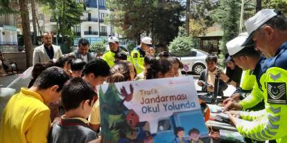 Konya'da ilkokul öğrencilerine trafik eğitimi verildi