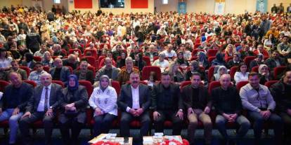 İbrahim Erkal sevgisi, salona sığmadı