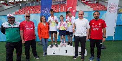 DOSD Meram Spor Kulübüne Madalya Yağmuru