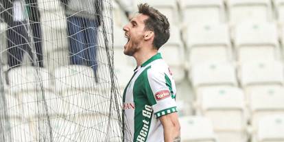 Konyaspor'un tecrübeli santraforundan gelecek sezon hakkında açıklama