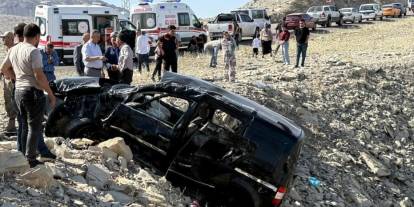 Şırnak'ta hafif ticari araç şarampole devrildi: 3 ölü, 3 yaralı