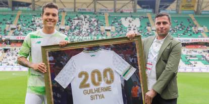 Guilherme'nin ikinci kez ‘dalya’ heyecanı! Alanyaspor maçı öncesi onurlandırıldı