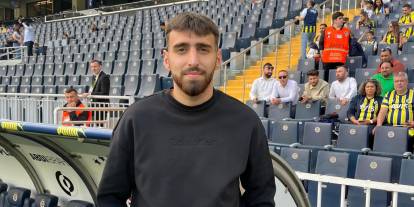 Konyaspor'un yeni transferinden ilk fotoğraf! Genç orta saha Fenerbahçe maçını izleyecek