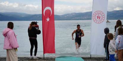 Salda Gölü’nde sporla doğa el ele