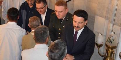 Konya'da bayram namazında vatandaşlar camilere akın etti