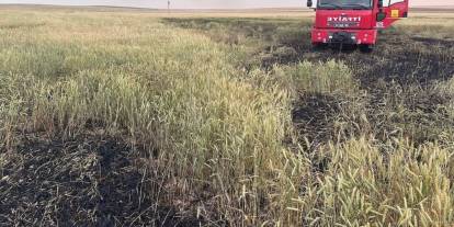 Konya’da arpa ekili tarlada yangın çıktı