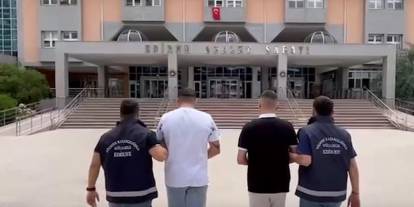 FETÖ şüphelilerinin yurt dışına kaçmalarına aracılık eden 2 zanlı tutuklandı