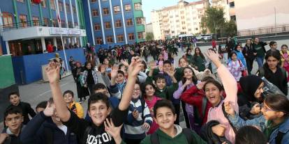 Yaklaşık 20 milyon öğrenci cuma günü karne alarak yaz tatiline girecek