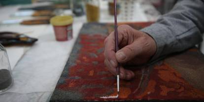 Kum tanelerini sanat eserine dönüştürüyor