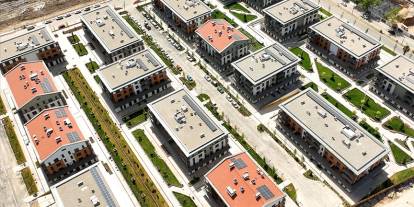 Bakan Kurum, yeniden inşa edilen Azerbaycan Mahallesi ve Ebrar Sitesi'nin görüntülerini paylaştı