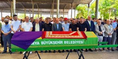 Remzi Ay’ın annesi son yolculuğuna uğurlandı