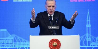 Cumhurbaşkanı Erdoğan'dan İİT zirvesinde yoğun diplomasi trafiği