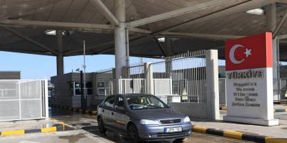 Gurbetçinin vatan sevinci sınırda başlıyor