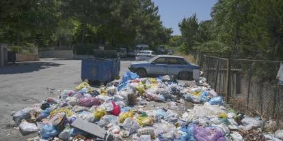 Buca Belediyesinde grev: Sokaklar çöple doldu