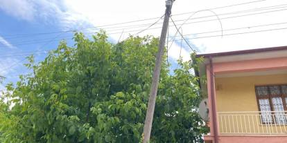 Konya'da aşırı rüzgardan elektrik teli koptu, mahalle elektriksiz kaldı!