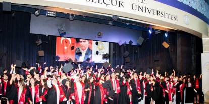 Selçuk Tıp’tan 185 genç doktor mezuniyet heyecanı yaşadı