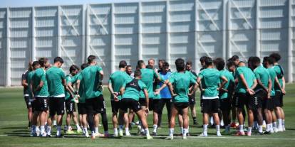 Konyaspor üç yabancı ile yollarını ayırmak için görüşüyor