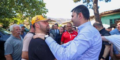 Bakan Kurum, Yangından Etkilenen Köylerin Yaralarını Sarıyor