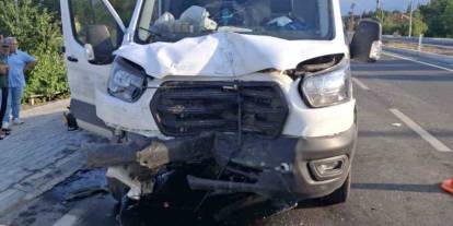 Konya’da minibüs otomobile arkadan çarptı: 3 yaralı