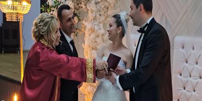 Kızının Evliliğine İmzasını Attı! Nikah Memuru, Kızının Nikahını Kıydı