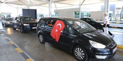 Gurbetçilerden Sınır Kapılarındaki Hızlı Geçişe Tam Not