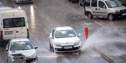 Erzurum'da sağanak etkili oldu