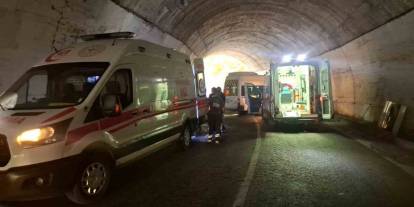 Tünelde trafik kazası: 8 kişi yaralandı