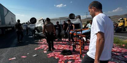 Konya'da minibüs takla attı: 4 yaralı