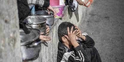 UNRWA: Gazze'de personelimiz de dahil insanlar açlıktan bayılıyor