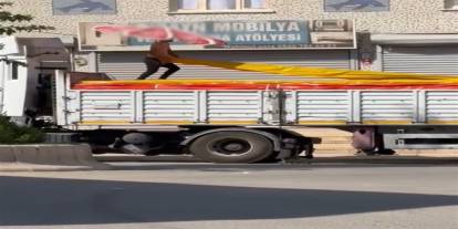 İşçi Gibi İşçi! Sıcağa Karşı Ürettiği Çözüm Kameralara Yansıdı