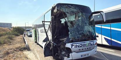 Anadolu Otoyolu'nda otobüs kamyona çarptı: 7 yaralı