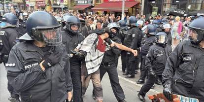 Berlin’de Filistin Yürüyüşüne Polis Müdahalesi!