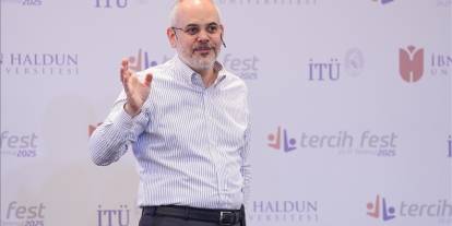 Cumhurbaşkanı Başdanışmanı Kılıç, TercihFest 2025'e katılan gençlere tavsiyelerde bulundu